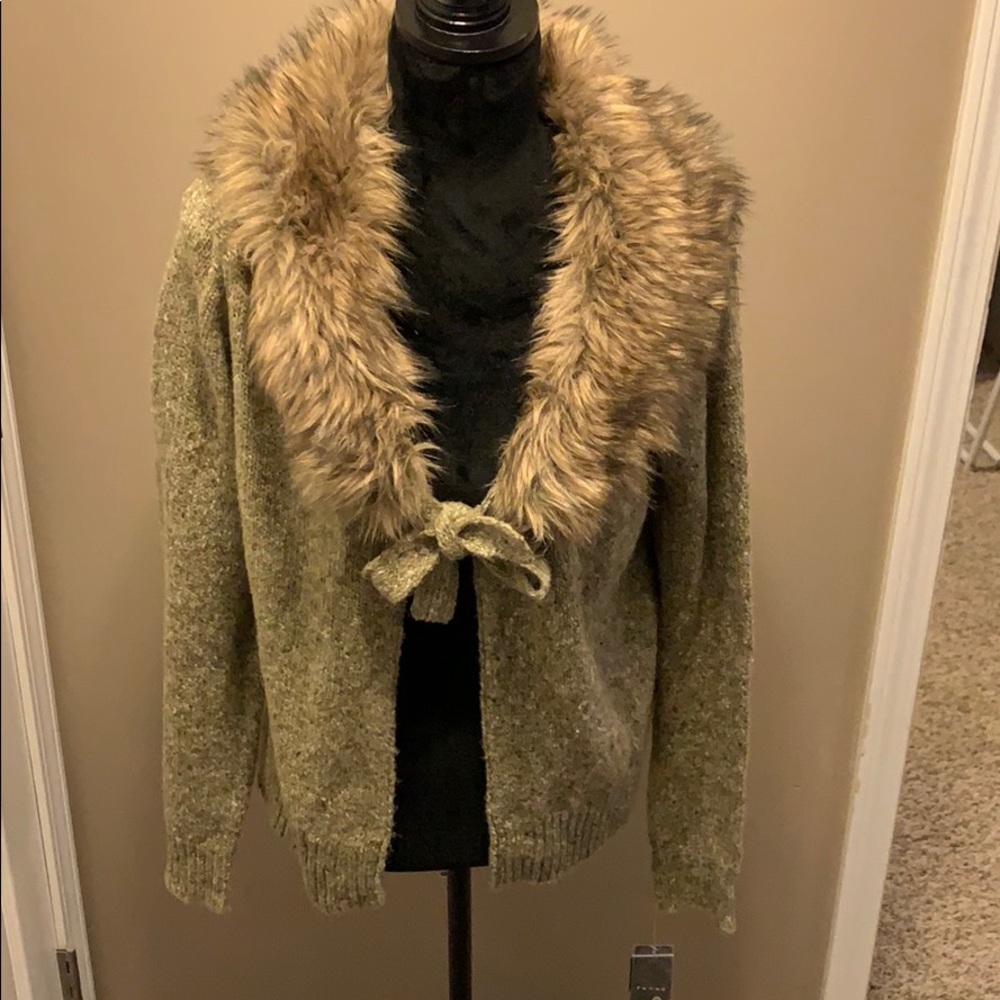 🆕Fever Cardigan w/ Removable Faux Fur Collar - Picture 10 of 16